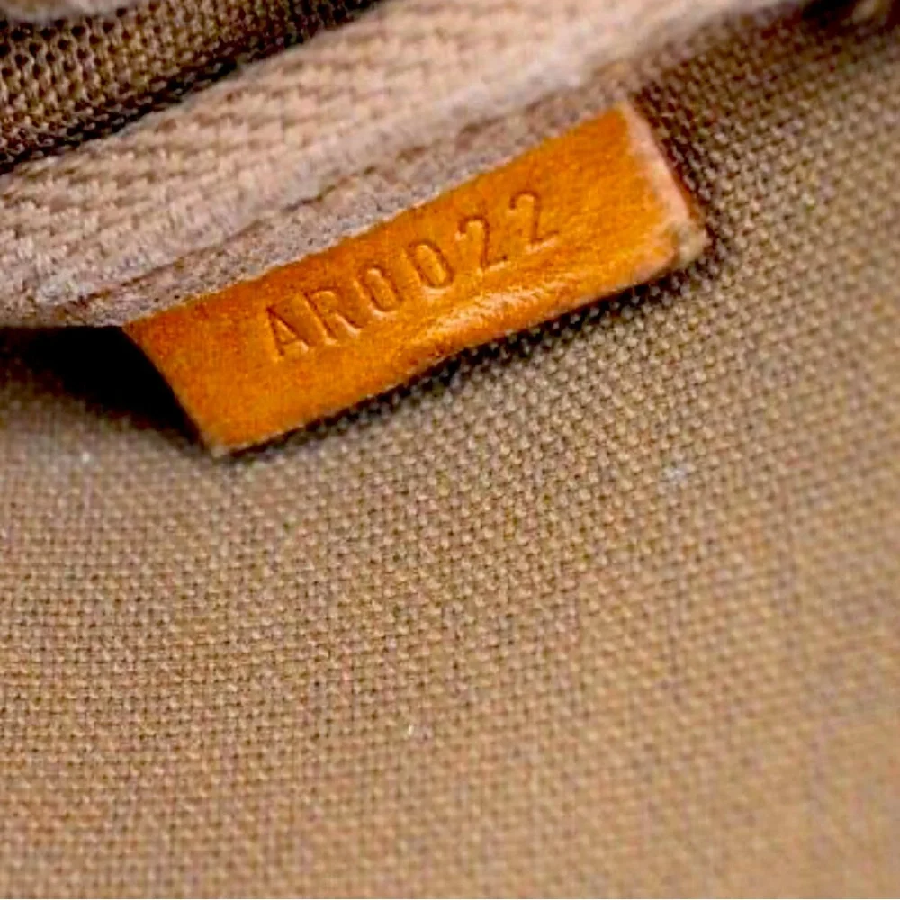 💯Authentic LV Clutch - Picture 7 of 12